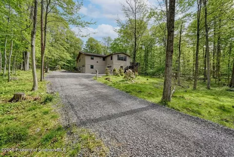 341 Packanack Dr, Clifton Twp, PA 18424