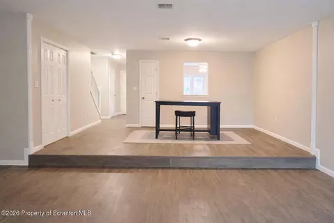 Living - 6 Bald Mountain Rd, Scranton, PA 18504 photo 2 of 4