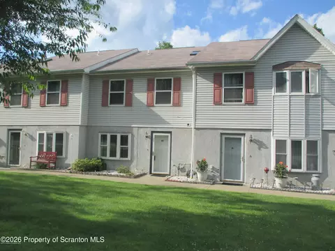 6 Bald Mountain Rd, Scranton, PA 18504