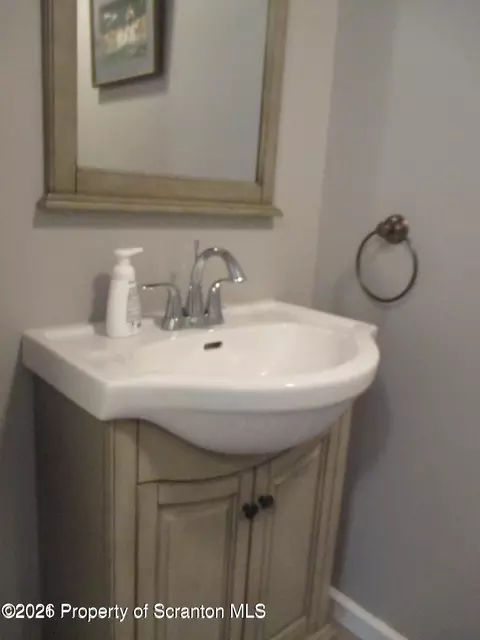 Bath - 6 Bald Mountain Rd, Scranton, PA 18504 photo 1 of 3