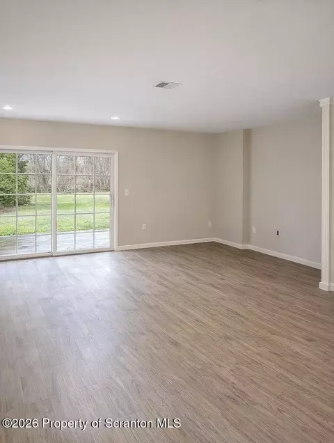 Living - 6 Bald Mountain Rd, Scranton, PA 18504 photo 1 of 4