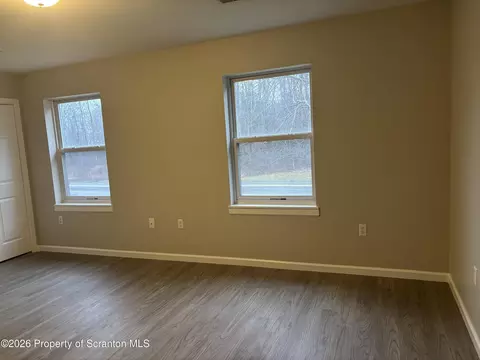 Living - 6 Bald Mountain Rd, Scranton, PA 18504 photo 4 of 4