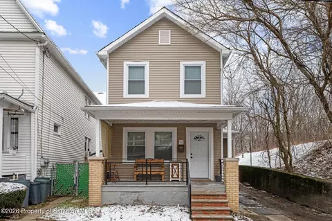 34 Newport St, Glen Lyon, PA 18617