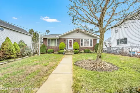 851 E Lackawanna Ave, Olyphant, PA 18447