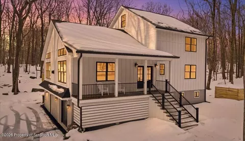 106 Beach Rd, Milford, PA 18337