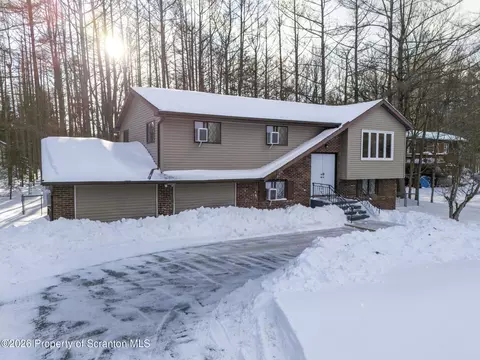 544 Sullivan Trl, Long Pond, PA 18334