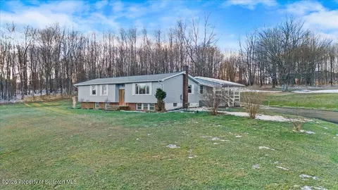 133 Shust Rd, Greenfield Township, PA 18407