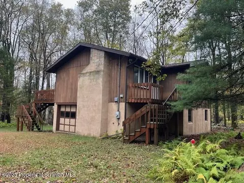 156 Big Bass Dr, Gouldsboro, PA 18424