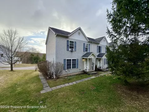 41 S Waterford Rd, Dalton, PA 18414