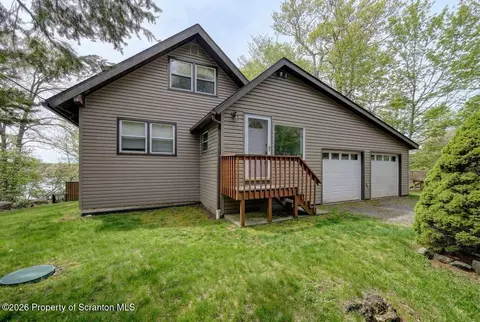 1028 Foxwood Ln, Gouldsboro, PA 18424