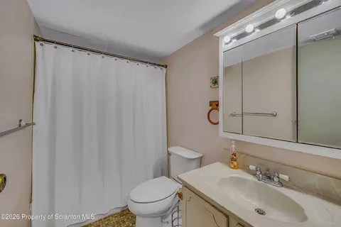 Bath - 1603 Summit Pointe Dr, Scranton, PA 18508 photo 1 of 2