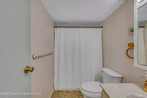 Bath - 1603 Summit Pointe Dr, Scranton, PA 18508 photo 2 of 2