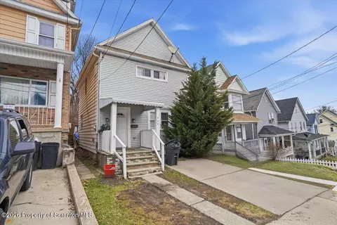 220 Ferdinand St, Scranton, PA 18508