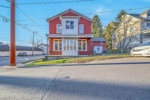 714 Smith Mill St, Dunmore, PA 18512