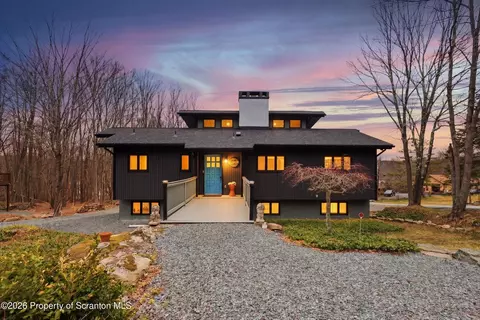 1647 Windemere Pl, Lake Ariel, PA 18436
