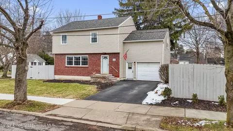 20 Westmoor Pl, Binghamton, NY 13905