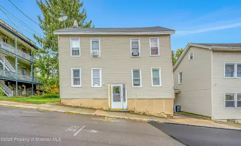 916 W Linden St, Scranton, PA 18504