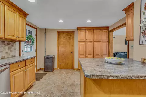 Kitchen - 1061 Springbrook Ave, Moosic, PA 18507 photo 2 of 5