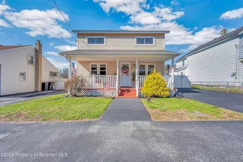 1061 Springbrook Ave, Moosic, PA 18507