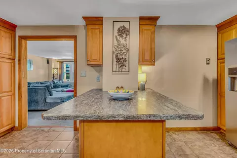 Kitchen - 1061 Springbrook Ave, Moosic, PA 18507 photo 4 of 5