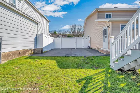 Exterior - 1061 Springbrook Ave, Moosic, PA 18507 photo 3 of 8