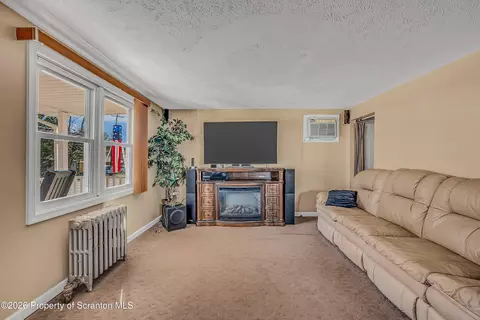 Living - 1061 Springbrook Ave, Moosic, PA 18507 photo 3 of 3