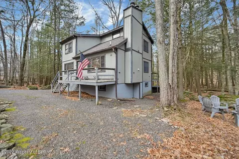 87 N Fairway Dr, Lake Ariel, PA 18436
