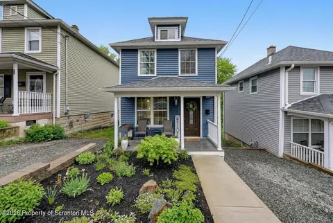109 Coppernick St, Throop, PA 18512