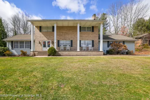 3 Old Mill Rd, Jermyn, PA 18433