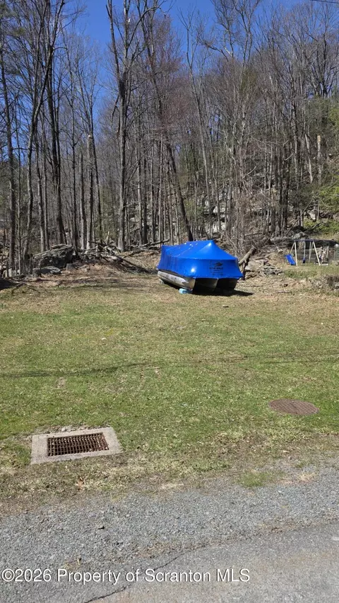 155 Forrest St, Greentown, PA 18426