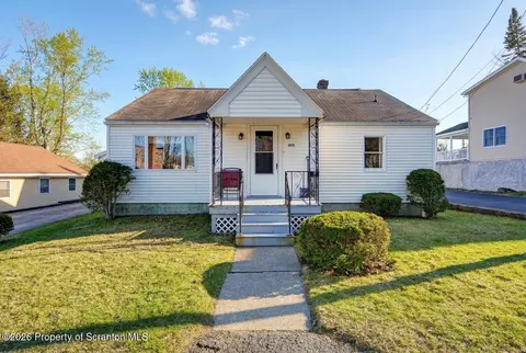 205 Academy St, Moscow, PA 18444