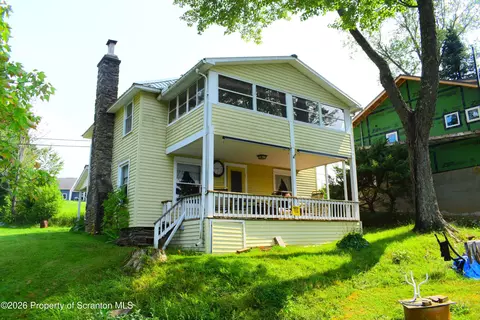 199 Southpoint Rd, Montrose, PA 18801