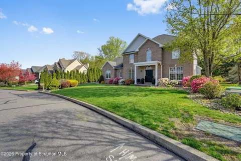 107 Joyce Dr, Moosic, PA 18507