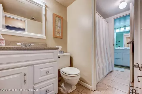 Bath - 1102 Summit Pointe, Scranton, PA 18508 photo 3 of 5
