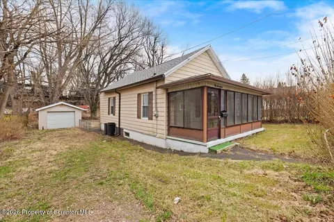499 Meridian Ave, Scranton, PA 18504