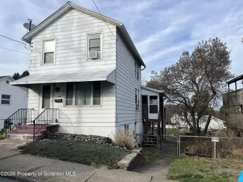 1259 Franklin St, Old Forge, PA 18518