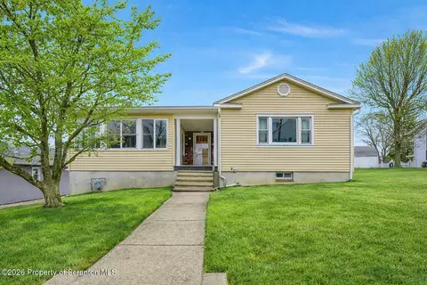 211 Green St, Dunmore, PA 18512