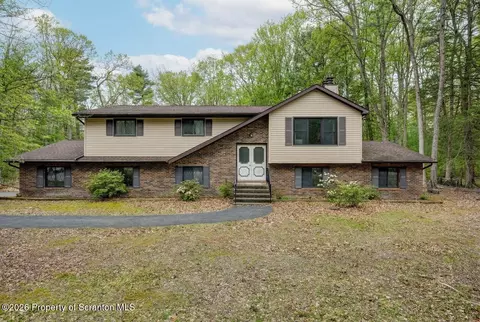 3834 Foxborough Ct, Stroudsburg, PA 18360