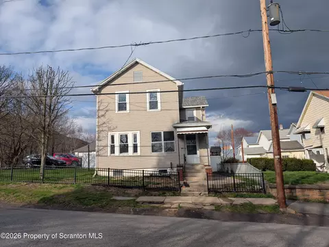 706 Jackson St, Dickson City, PA 18519