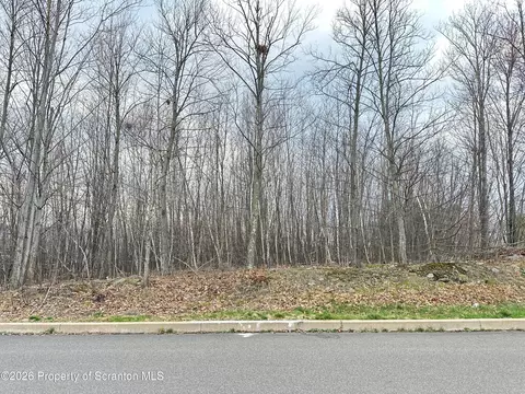 lot17 Glenmaura Dr, Moosic, PA 18507