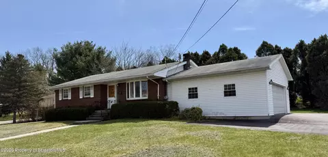 1001 Quarry St, Old Forge, PA 18518