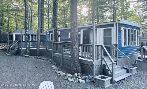 128 Oak Pl, Covington Twp, PA 18424