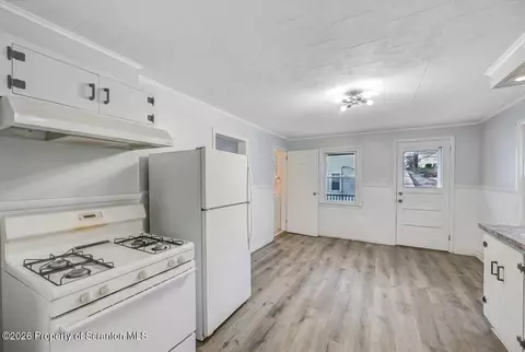 Entry Way - 641 Elm St, Scranton, PA 18505 photo 12 of 13