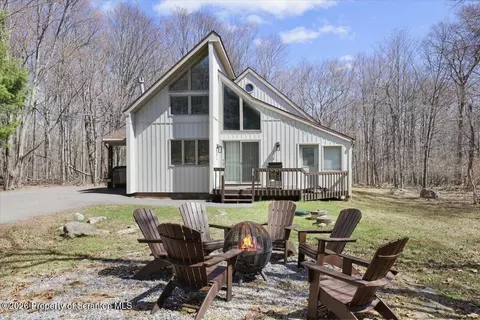74 Mildred Dr, Clifton Twp, PA 18424