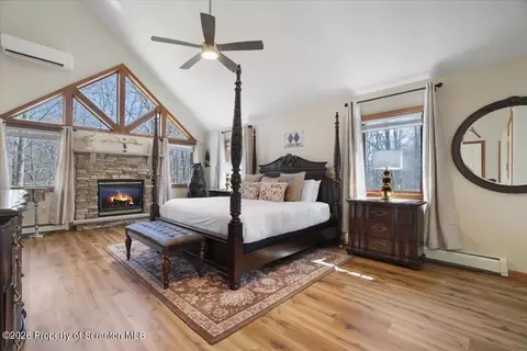 74 Mildred Dr, Clifton Twp, PA 18424