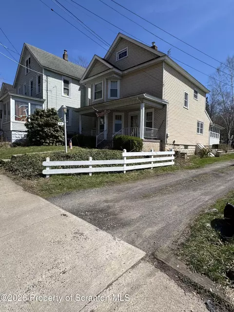 54 12 Canaan St, Carbondale, PA 18407