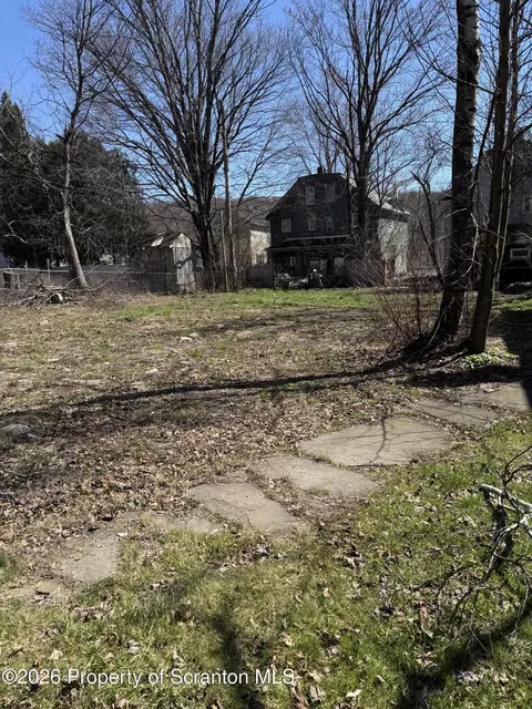 62 Canaan St, Carbondale, PA 18407