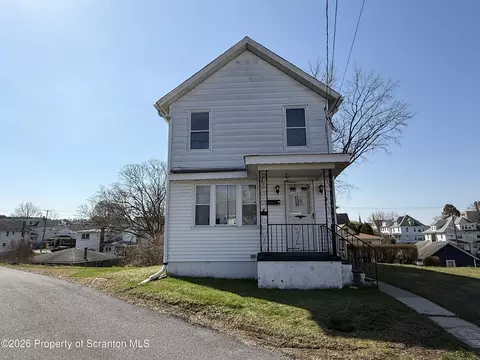 14 Mill Hill St, Pittston, PA 18640