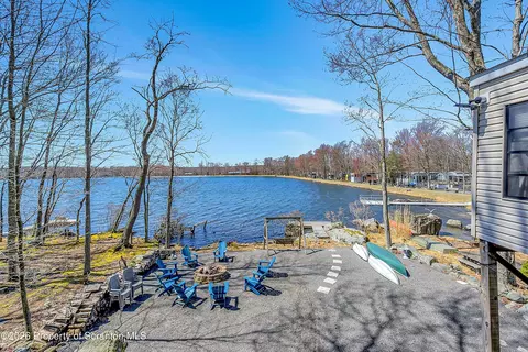 39 Lake Vw, Covington Twp, PA 18424