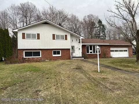 708 Delaware St, Mayfield, PA 18433